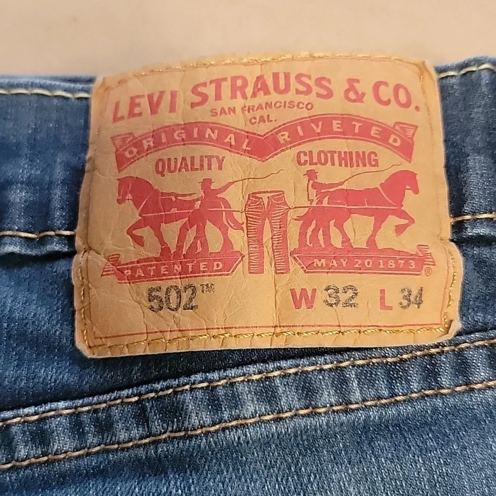 Levis 502, Size 32x34 Taper Fit Men's Jeans, Med-Dark Wash, Good Used Condition